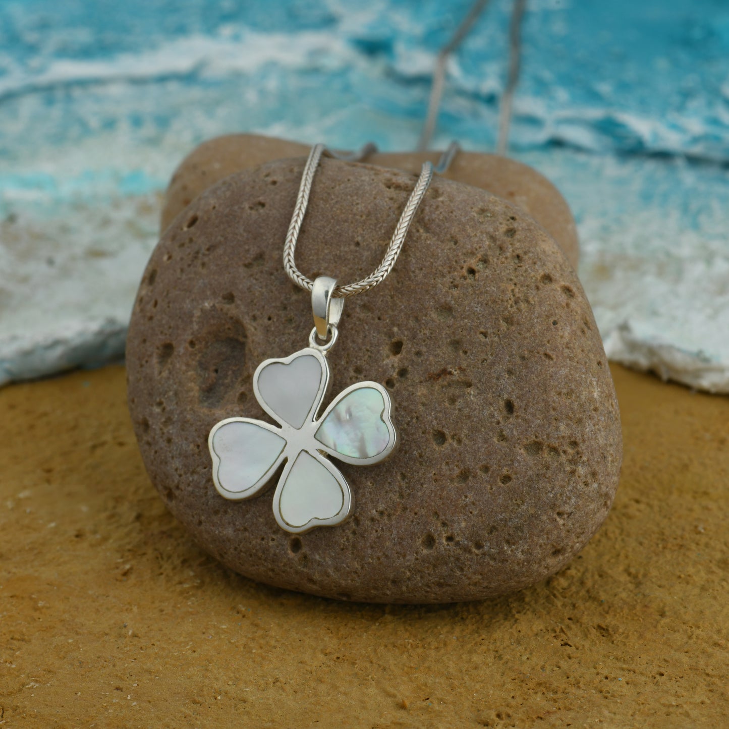 Clover Leaf Silver MOP Pendant