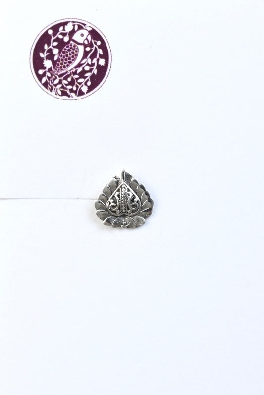 Phool Paan Silver Nose Pin