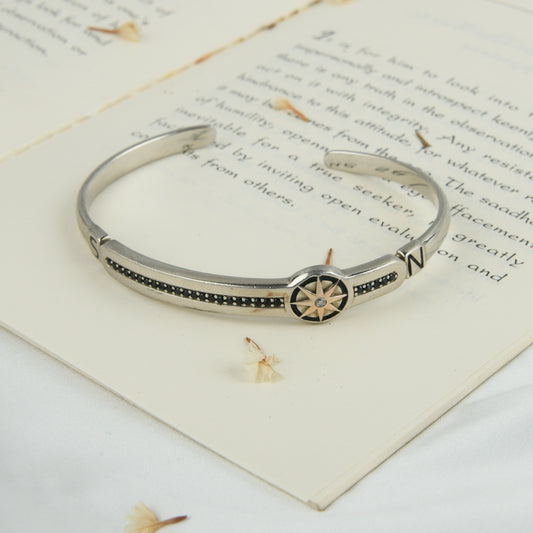 'The Campass' Open Bend Men Kada