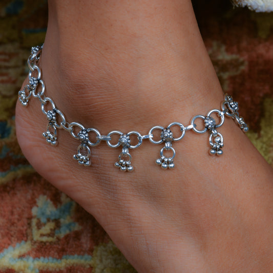 Linked Ghunghrus Silver Anklets