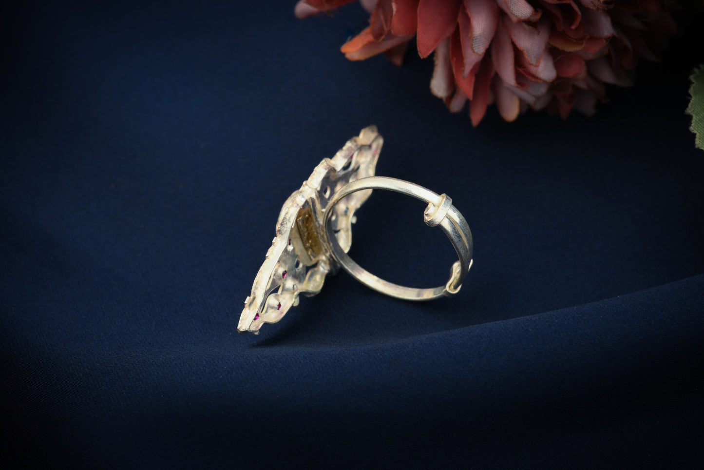 Mahnoor Silver Ring