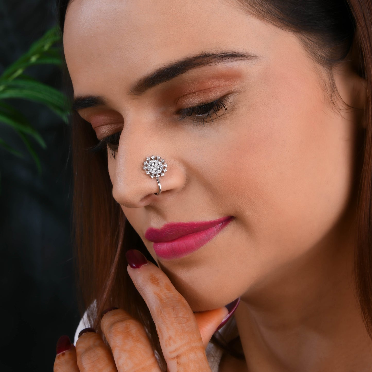 Dazzle Queen Silver Nose Pin