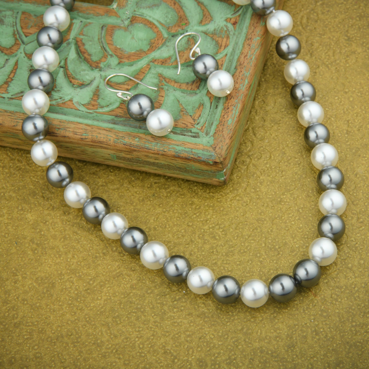 Moonlit Mist Pearls Necklace Set
