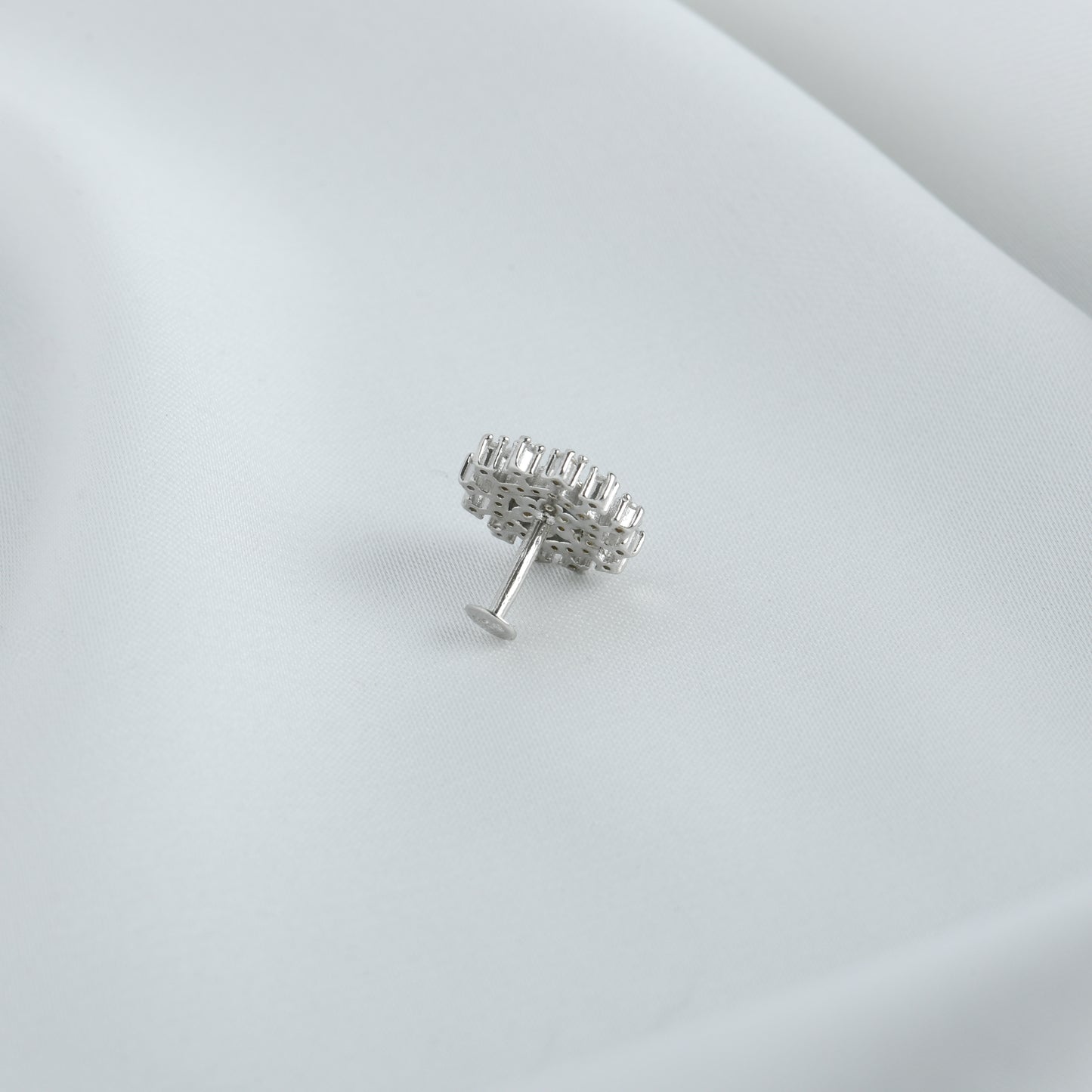 Dazzle Queen Silver Nose Pin