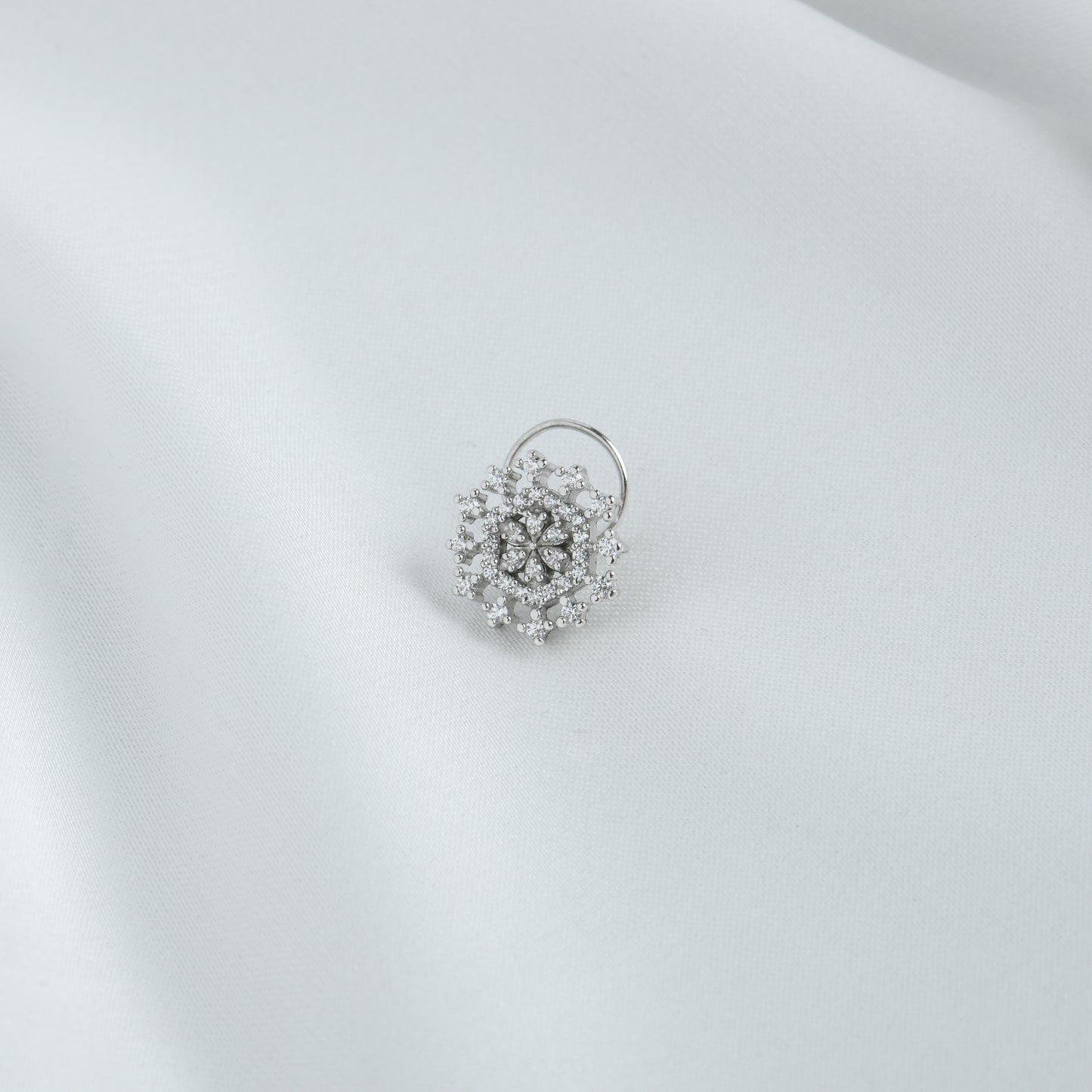 Dazzle Queen Silver Nose Pin