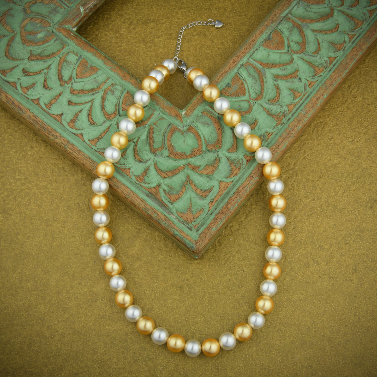 Golden Glow Pearl Necklace Set