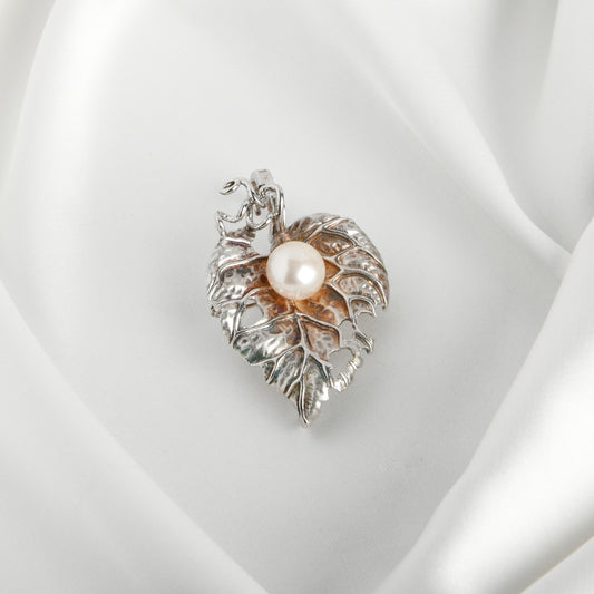 Tendril Freshwater Pearl Pendant