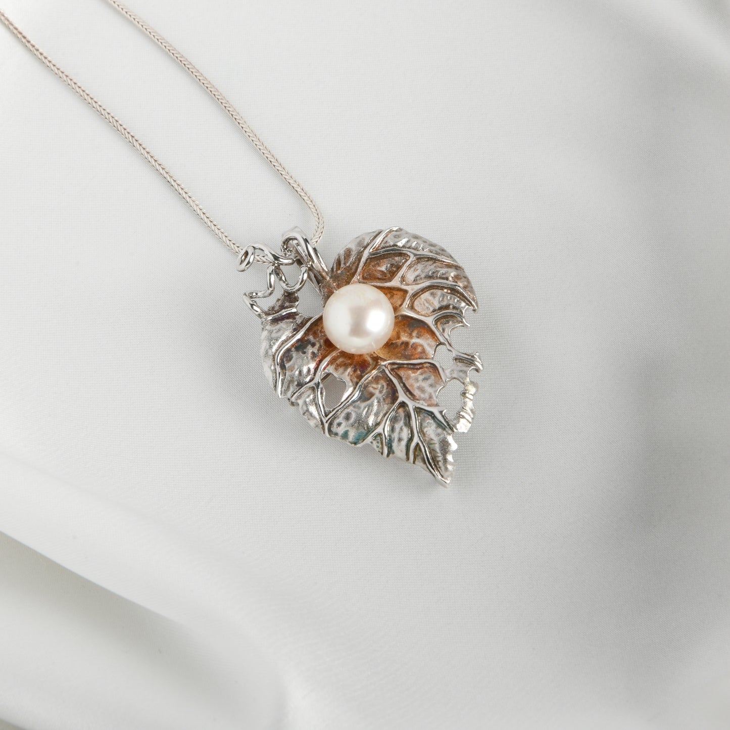Tendril Freshwater Pearl Pendant