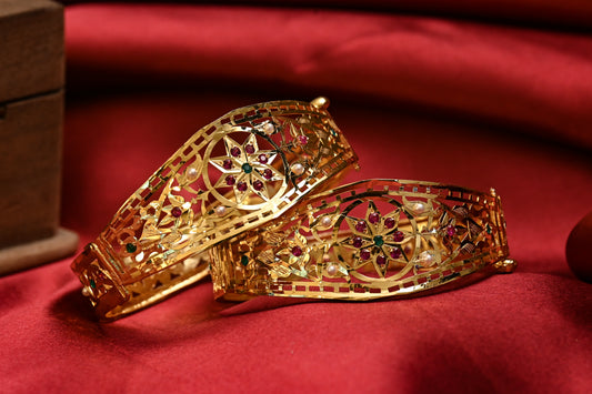 "Razia" Gold Plated Silver Bangle