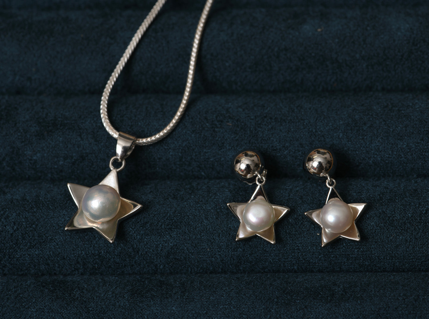 Pearl Star Pendant Set with Chain