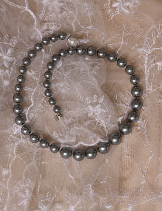 Midnight Graduated Pearls Necklace