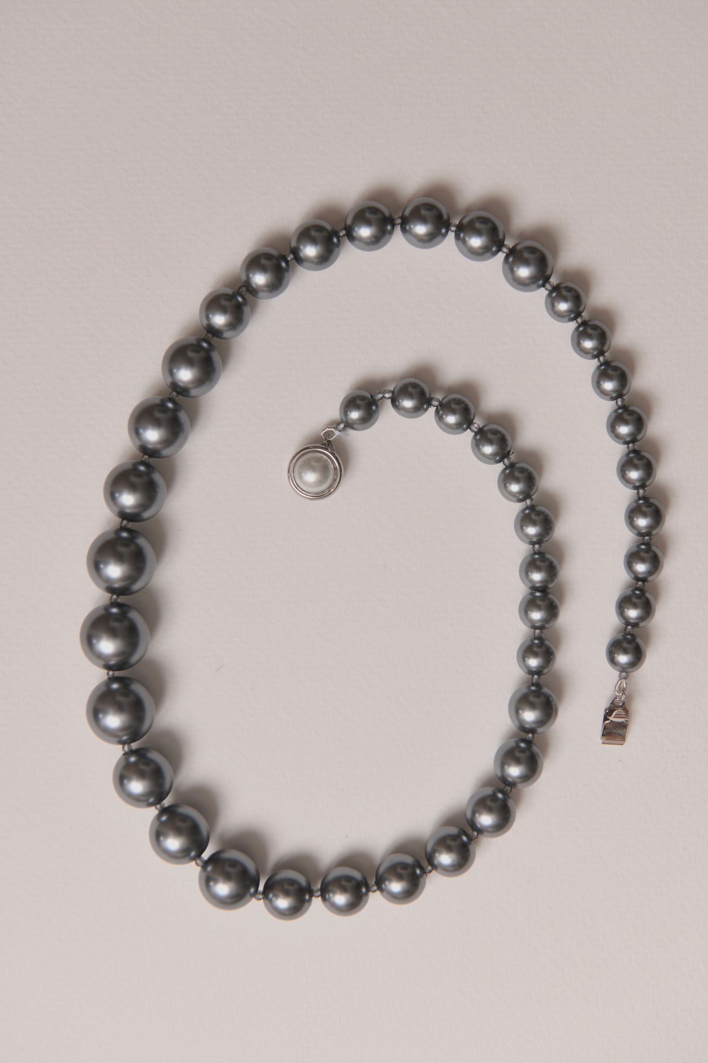 Midnight Graduated Pearls Necklace