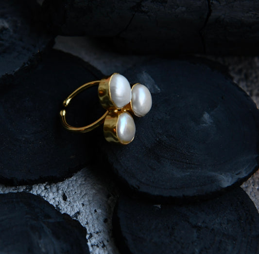Pearl Affaire Ring