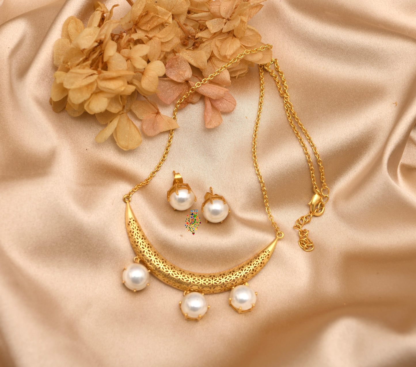 Petite Pearl Set with Pearl Studs