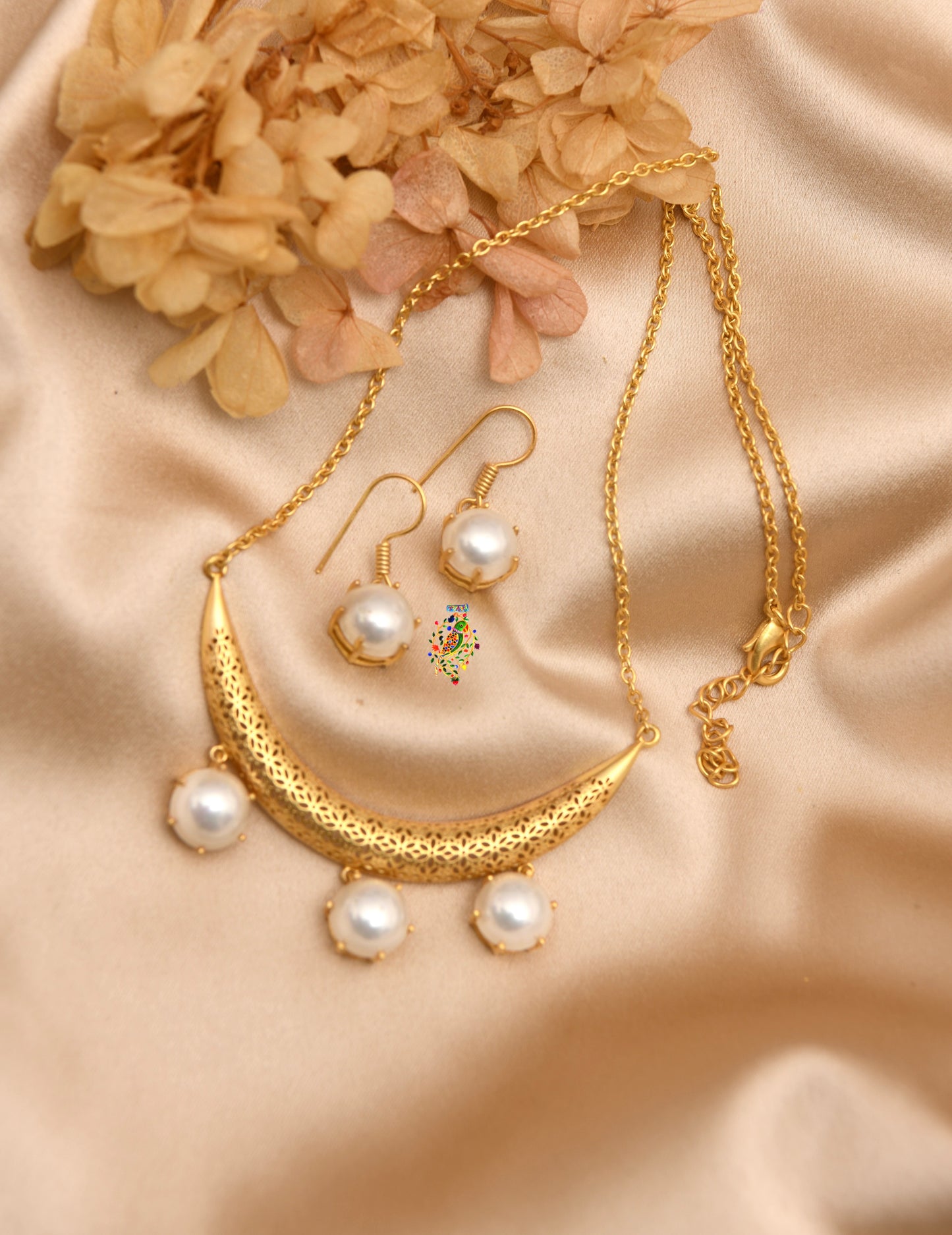 Petite Pearl Set with Pearl Drops
