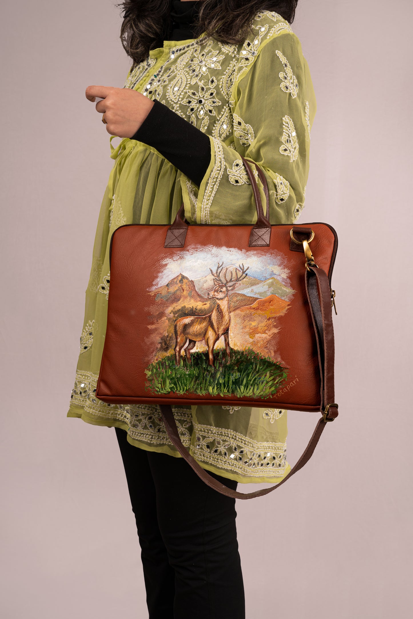 Antelope Laptop Bag (Handpainted)